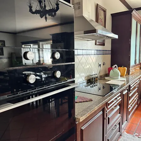 Vagos Guest House ואגוס